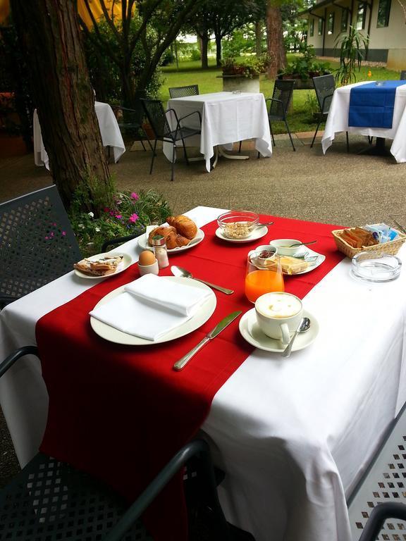 Locanda Alle Officine Buttrio Esterno foto
